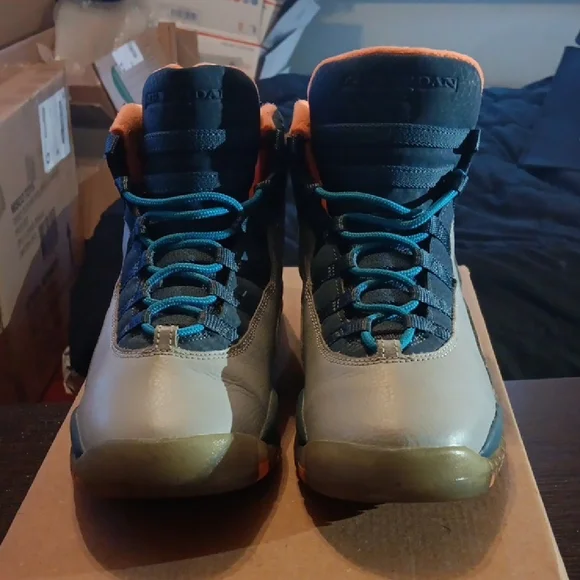 Jordan 10 Retro (2014) Bobcats Mens 6.5Y Womens 8 EUC - Picture 4 of 9